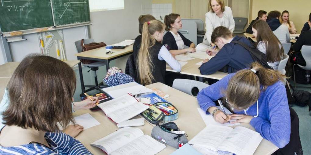 Schüler der Limesschule und aus Uglitsch beim gemeinsamen Unterricht Schüler der Limesschule und aus Uglitsch beim gemeinsamen Unterricht